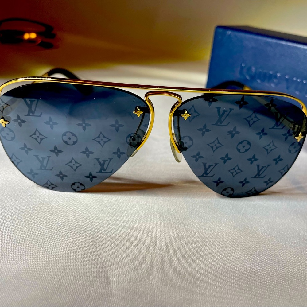 Louis Vuitton pilot sunglasses